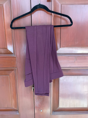Pantalón Vino Elástico Slim (Usado)