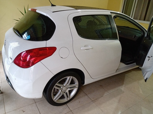Acura 308 Allure Allure 2.0 Aut.