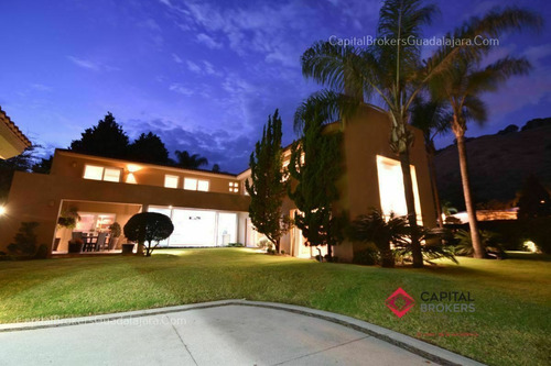 Imagen 1 de 30 de Casa De Super Lujo En Club De Golf Santa Anita Zona Sur