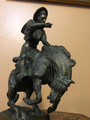Imagen 6 de 7 de Escultura Antigua De Bronce Macizo Caballo Con Su Huaso.