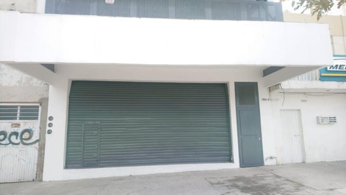 Oficina En Av. Federalismo 120m2