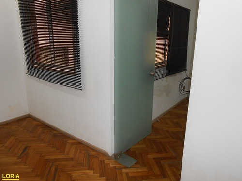 Oficina En Venta - Oportunidad - Excelente Ubicacion.-