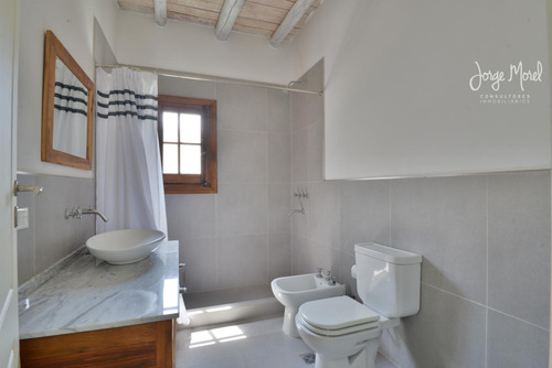 Casa Venta Barrio San Sebastián - Area 10 - 3 Dormitorios - #id 2537