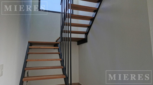 Casa En Venta Sobre Lote Interno En Barrio Ceibos Puertos