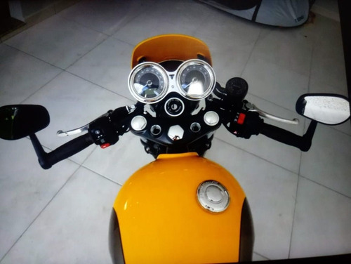 Triumph Cup 900