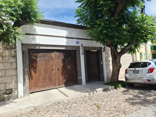 Se Vende Residencia En Carretas, Super Cétrica, De Super Lujo !!