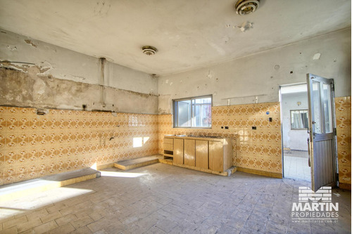 Casa A Reciclar De 277 M2.