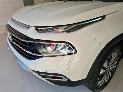 Imagem 7 de 11 de Fiat Toro 2.0 16v Turbo Diesel Volcano 4wd At9
