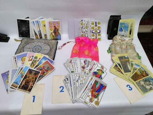 Juego De Naipe Tarot Esotérico Ilustrado Con Estuche Clásico