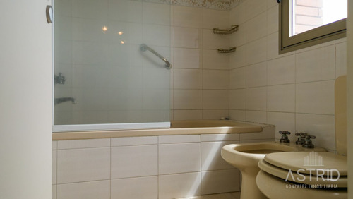 Venta Duplex En Ultimo Piso , Playa Grande,6 Amb Dep Quincho