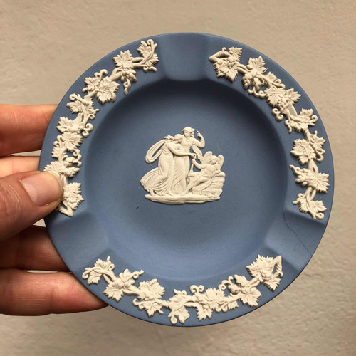 Antiguo Cenicero Wedgwood Jasperware Escena Mitológica