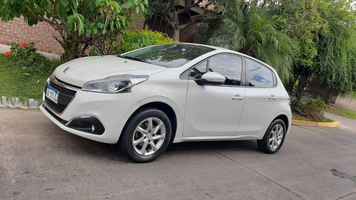 Imagen 22 de 25 de Peugeot 208 Allure