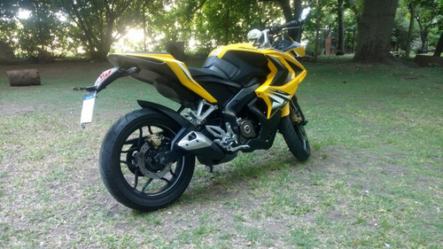 Rouser Rs 200