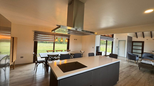 Arriendo Año Corrido Excepcional Casa C/parcela En Frutillar