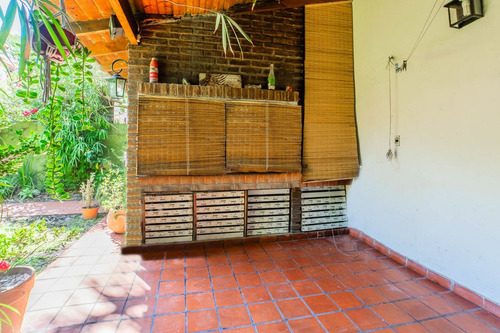 Casa En Venta 4 Amb Cochera Y Jardin Haedo Sur
