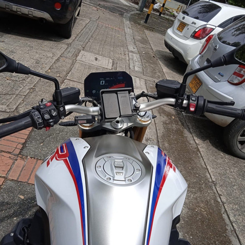 Bmw R 1250r Blanco Azul Metalizado 2804 Kms Placas Cali