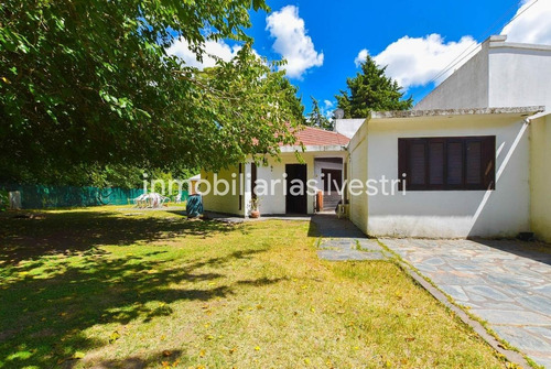 Imagen 5 de 18 de 488 Y 29 Gonnet - Casa En Venta