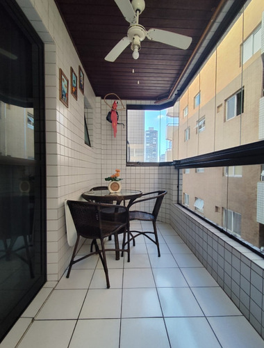 Mobiliado - 1 Dormitório Sacada Envidraçada- Prédio Com Elevador E Piscina
