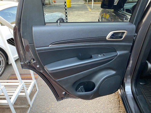 Jeep Grand Cherokee 3.6 Limited Lujo V6 4x2 At