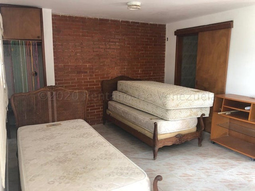 D.a Amplio Townhouse Con Anexo, Condominio Pequeño, Hermosa Piscina, Planta Total 100%, Agua Constante, Urb. Altos De Guataparo, Valencia Carabobo 22-14061