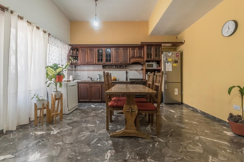 Imagen 21 de 30 de Venta · Casa Multifamiliar · Patio · Terraza · Cochera · Departamento Independiente · Ideal Renta