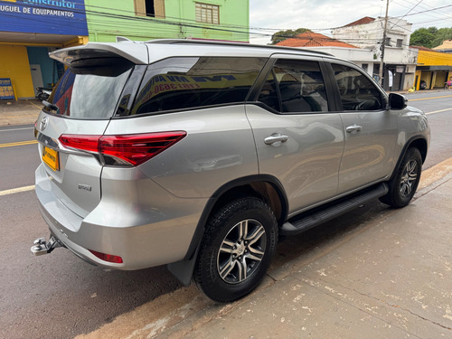 Toyota Hilux SW4 2.7 SR 7 LUGARES 4X2 16V FLEX 4P AUTOMÁTICO