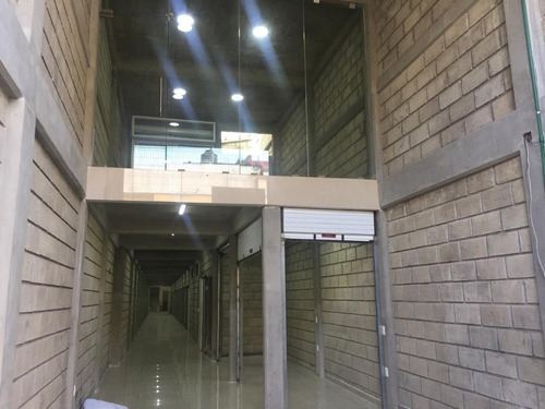 Imagen 3 de 4 de Local En Renta Dentro De Plaza En Santiago Tianguistenco, Precio A Negociar!!!
