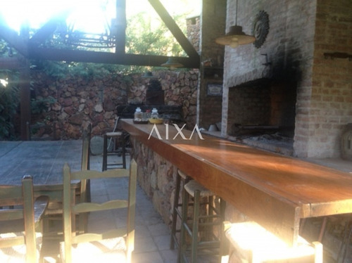 Casa En Pinares- Ref: 205