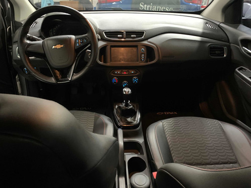 Imagen 10 de 11 de Chevrolet Onix 2018 1.4 Ltz 98cv