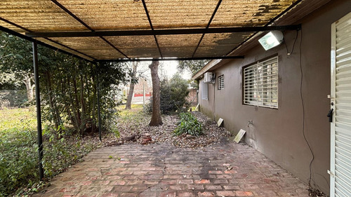 Casa En Villa Elisa De 3 Dormitorios Con Parque