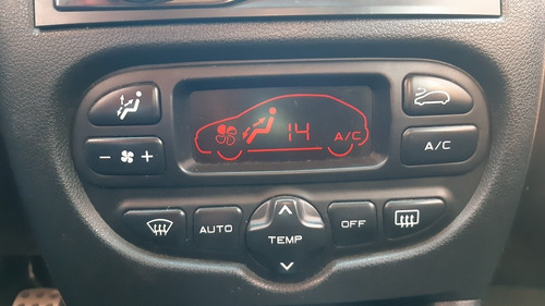 Peugeot 207 1.6 Sedan Feline 106cv 2013
