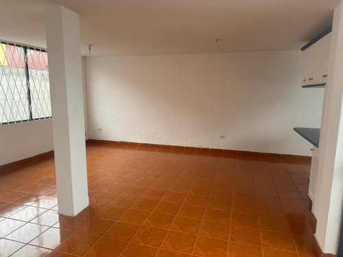 Casa De Dos Pisos