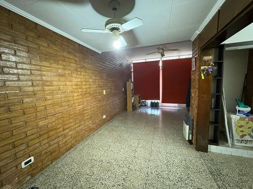 Casa En Venta En Poeta Lugones, Apta Crédito, 4 Dor, 2 Baños
