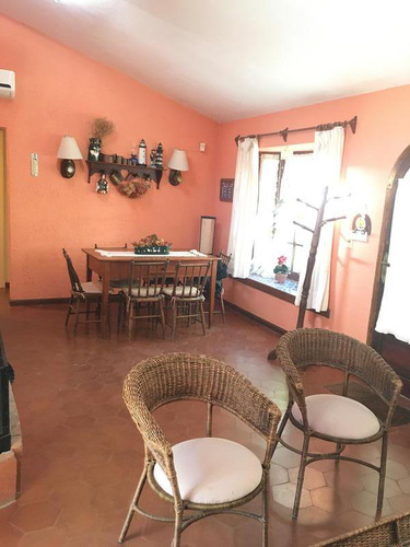 Venta De Hermosa Casa En Playa Brava-punta Del Este