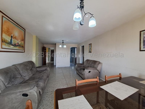 Apartamento En Venta En La Urbanizacion La Florida Micz