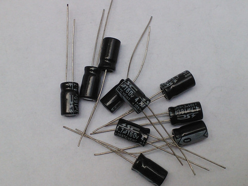 5 Pcs Condensador Electrolitico Capacitor 4.7uf 160v