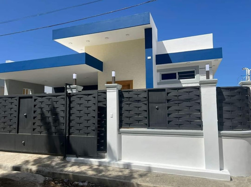 Vendo Casa Estilo Moderno Y Minimalista En La Urbanización Cerro Verde, Puerto Plata, República Dominicana