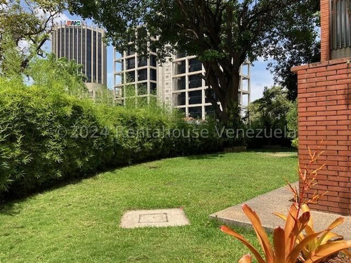 Porque Invertir En Este Apto. 1-está En Una De Las Urbanizaciones Más Céntrica Y De Mayor Demanda Y Segura De Caracas. 2- Edificio De Apenas 4 Pisos+ph 3- Comodo Y Ventilado Está En La Castellana