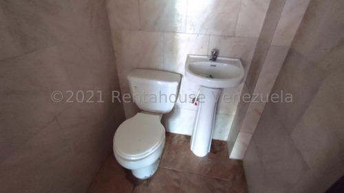 Imagen 6 de 11 de Mayra Ysabel Cedeño Vende Local Comercial En Centro, Maracay Cod 22-13274