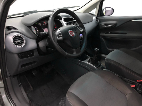 Fiat Punto 1.4 Attractive 8v Flex 4p Manual