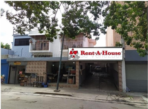 Casa Comercial En Venta, Urb. Santa Monica