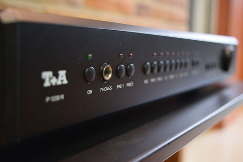 Imagen 3 de 8 de Preamplificador Estereo Marca T+a Modelo Pulsar P-1230r