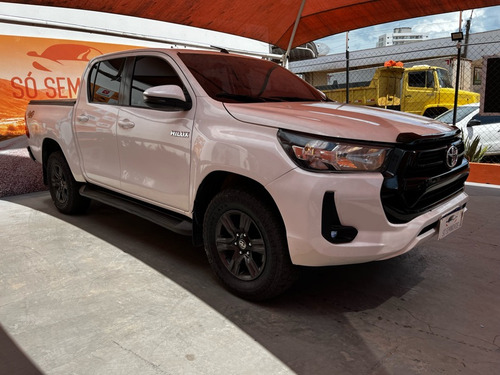 Toyota Picape Cabine Dupla SR 2.8 TDI CD 4x4 (Aut)