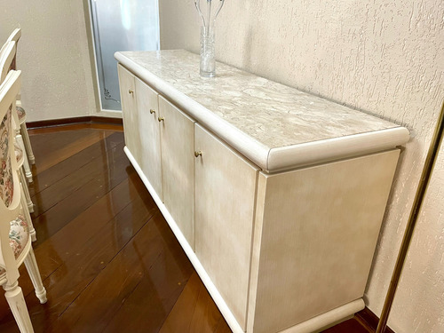 Mesa De Janta Com 8 Cadeiras E Buffet, Estilo Classico. Bege Florido