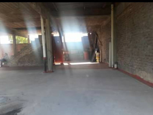 Oportunidad En I. Casanova. Excelente Inmueble 245 Mtrs. Edi