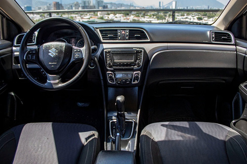 Imagen 8 de 8 de Suzuki Ciaz Glx 2016