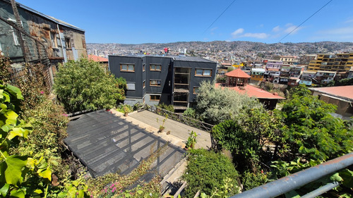 Loft 1 D / 1 B En Paseo 21 De Mayo Valparaíso