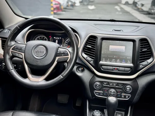 Jeep Cherokee 3.2 Longitude Plus