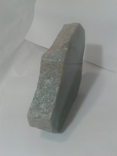 Imagen 7 de 10 de 005 Se Vende Laja De Cuarzo Verde En Su Formación Natural