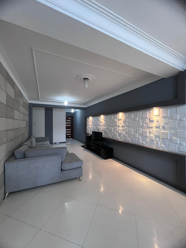 Apartamento En Venta Los Kioskos San Cristóbal Mg071